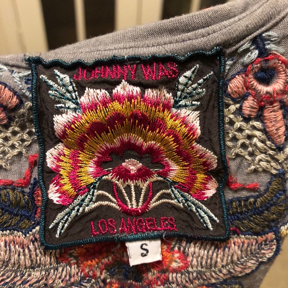 JOHNNY WAS Ninda Cold Shoulder Embroidered Tunic - Picture 4 of 8